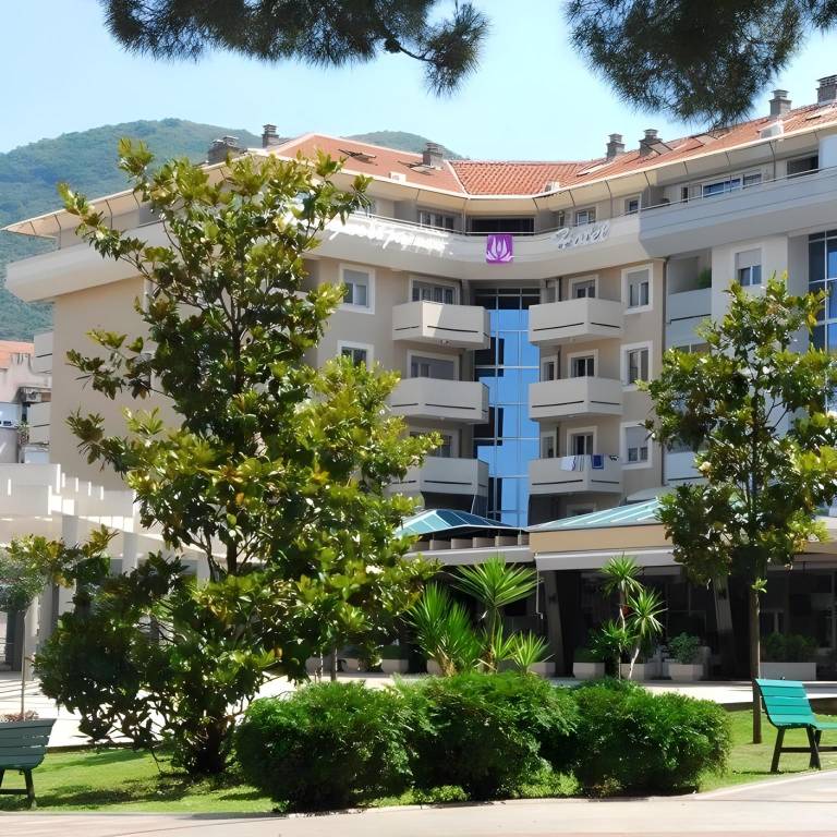 Magnolia Place in Tivat