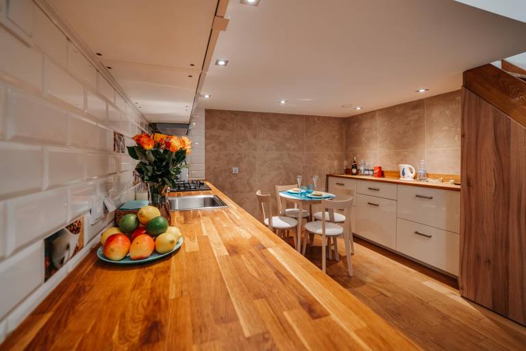 Lovely holiday apartment with yard | Near Main Square | Suitable for remote work | Dogs allowed — photo 3