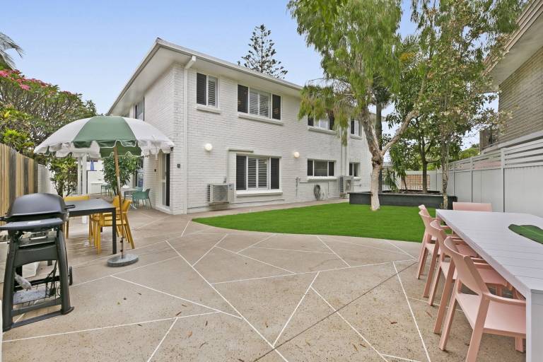 Apartment Surfers Paradise