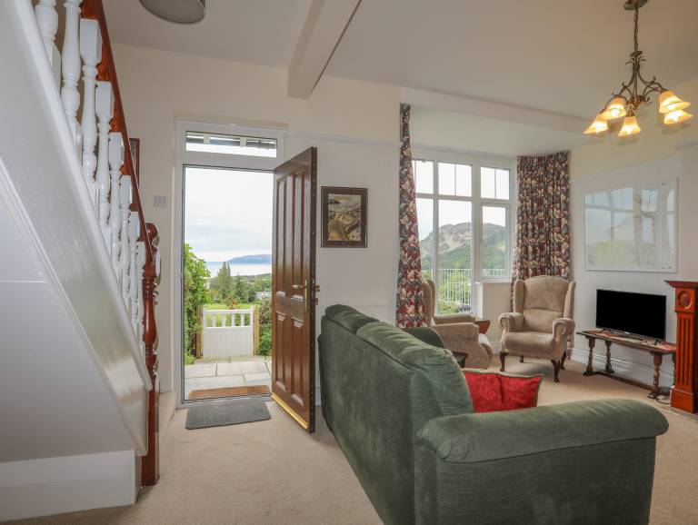 Family-friendly cottage with yard | Beach view | Dogs allowed — photo 4