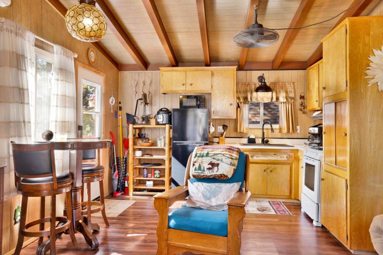 Cozy Ski View Chalet Cottage at Big Bear Lake — photo 5