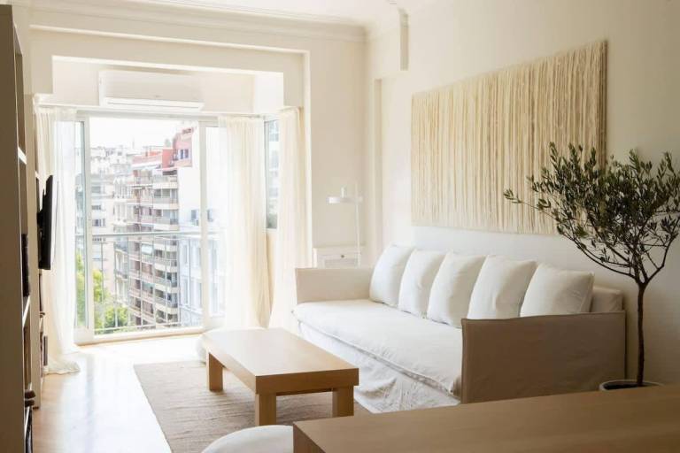 Hestia at Recoleta 2BDR w Stunning Plaza View