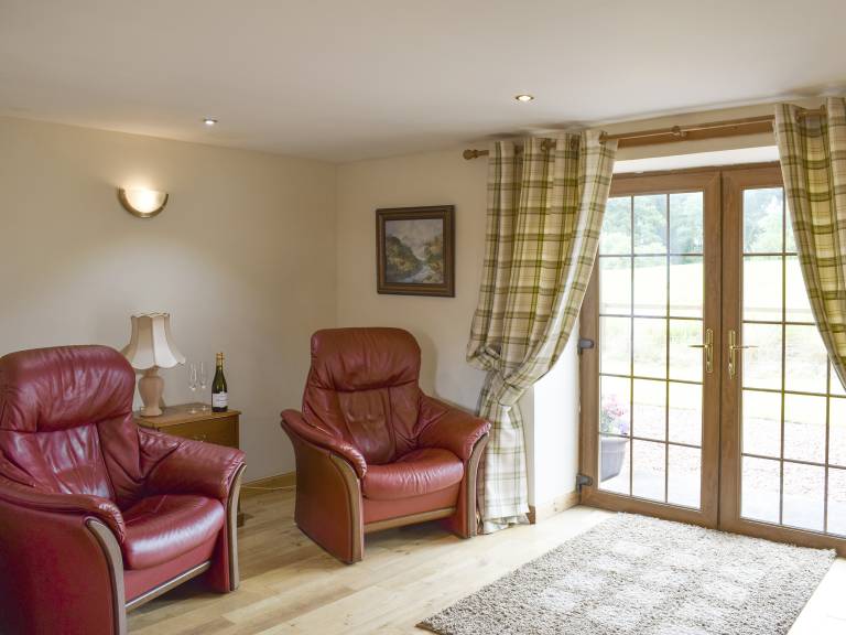 Family-oriented cottage with garden | River view | Dogs allowed — photo 3