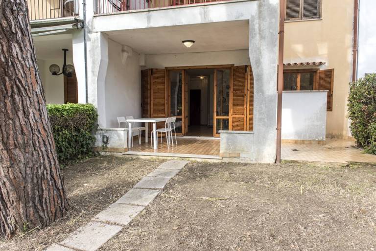 Family-oriented nice holiday apartment with yard | Next to the beach | Pets are welcome — photo 3