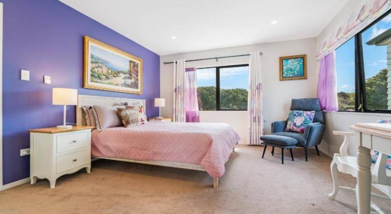 Auckland Golden Phoenix Holiday Homes