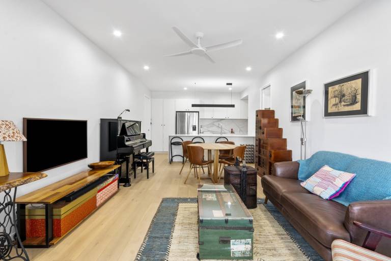 Spacious 3 Bed Clayfield House with Patio and BBQ