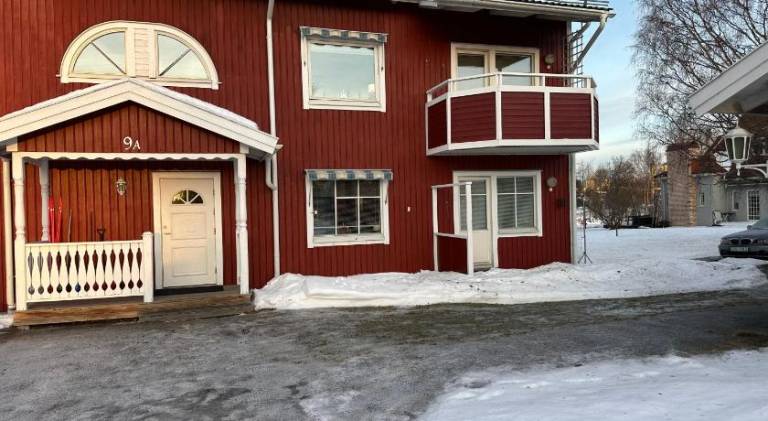 Rental apartment with yard & patio — photo 4