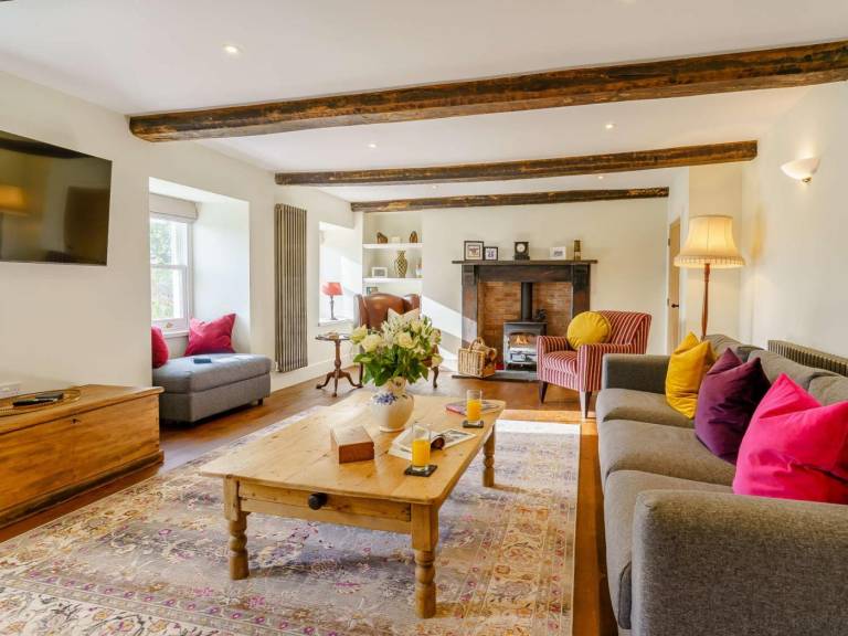 Fully equipped charming cottage with yard | Pets are welcome — photo 3