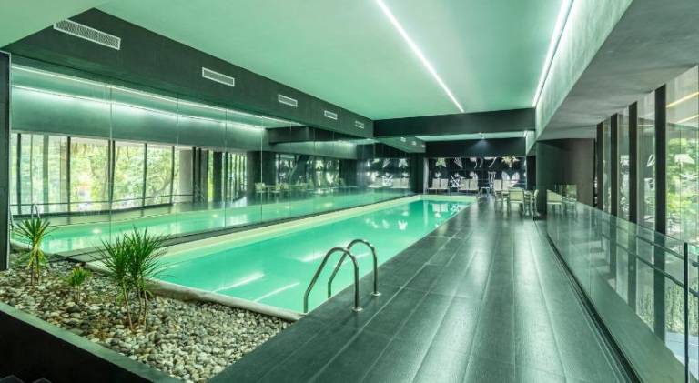 Apartment with yard, pool & jacuzzi — photo 3