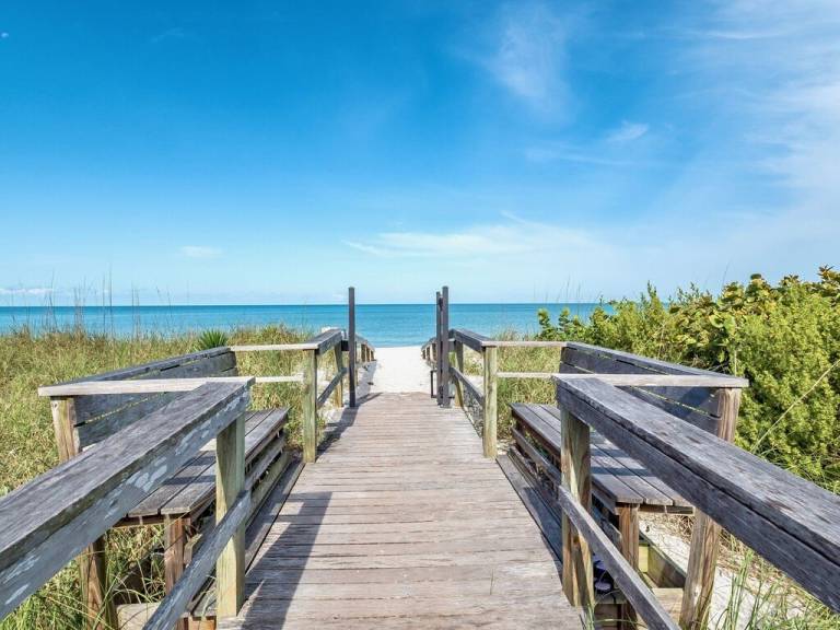 Condo  Pelican Bay