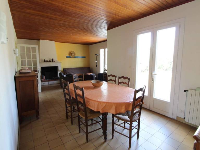 House with barbecue — photo 5