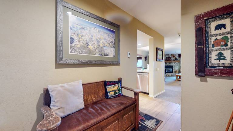 Condo with barbeque, jacuzzi & sauna — photo 3