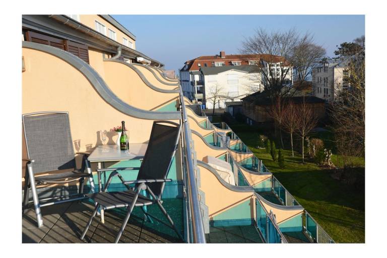 Vacation home with 1 room for 3 persons in Breege