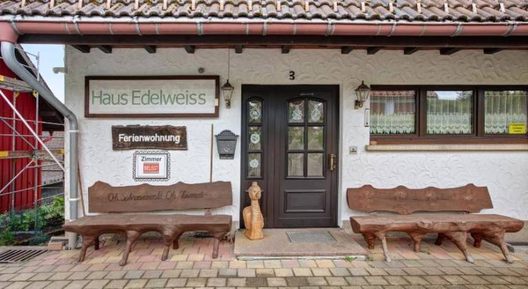 Haus Edelweiß Zimmer in Loerrach