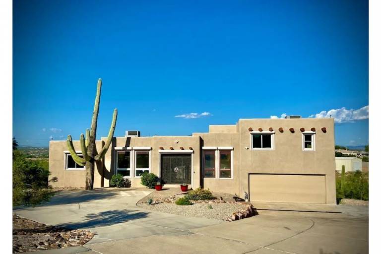 House  Bridlewood West