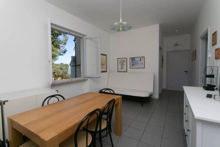 Rental apartment with terrace — photo 3