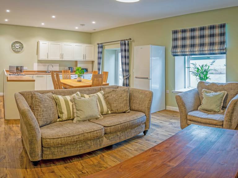 Children-friendly cottage with garden & hot tub | River view | Pets allowed — photo 5