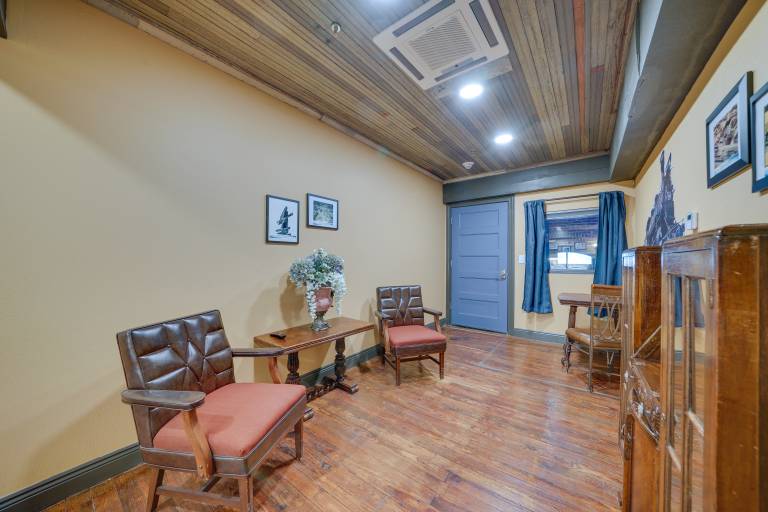 Central Texarkana Studio Rental w/ Railroad Views! — photo 5