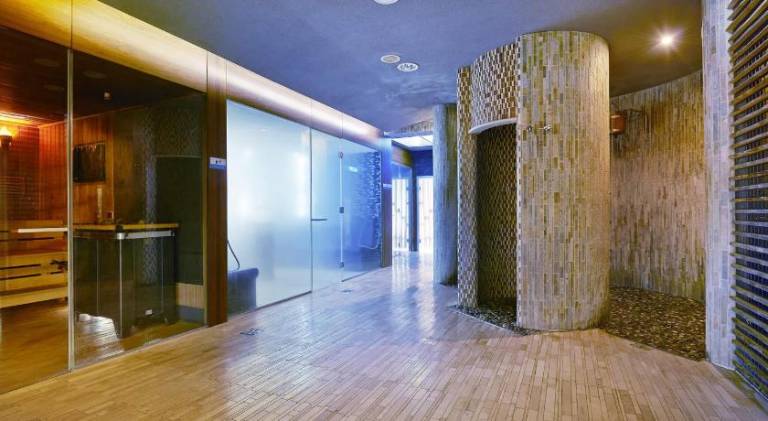 Holiday apartment with pool — photo 4