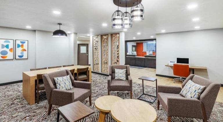Candlewood Suites Topeka Hotel By IHG — photo 3
