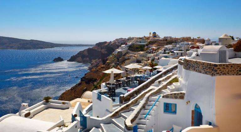 Vacation home with pool, jacuzzi & patio in Santorini