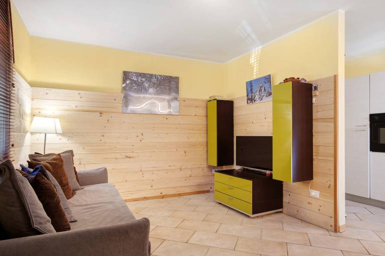 Rental apartment with garden & patio | Mountain view — photo 3
