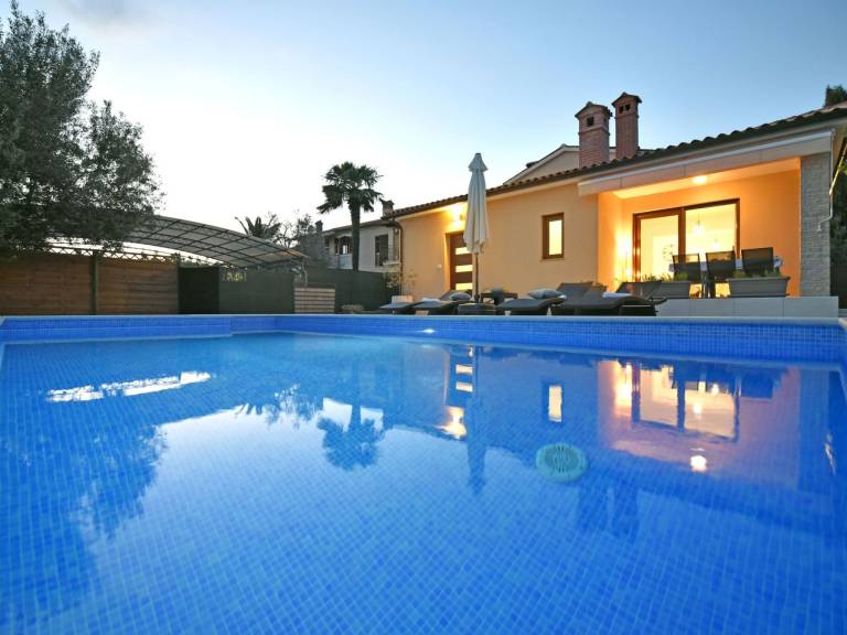 Family-oriented beautiful vacation home with terrace, barbecue & private pool | Pets allowed — photo 5