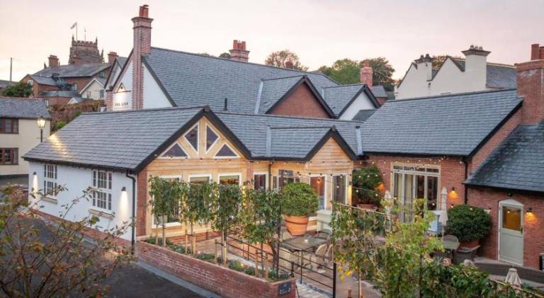 The Lion at Malpas