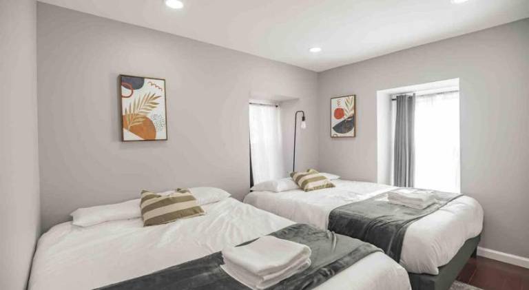 Cozy 1BR - Center City - Sleeps 4 - 2 Beds — photo 2