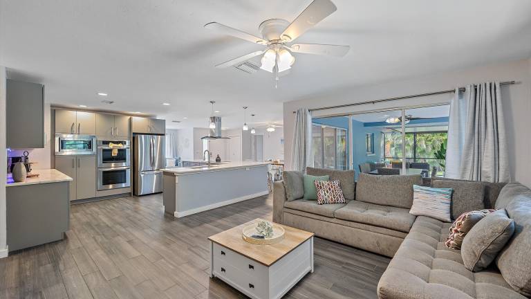 Child-friendly spacious house with yard, patio & pool | Pet-friendly — photo 2