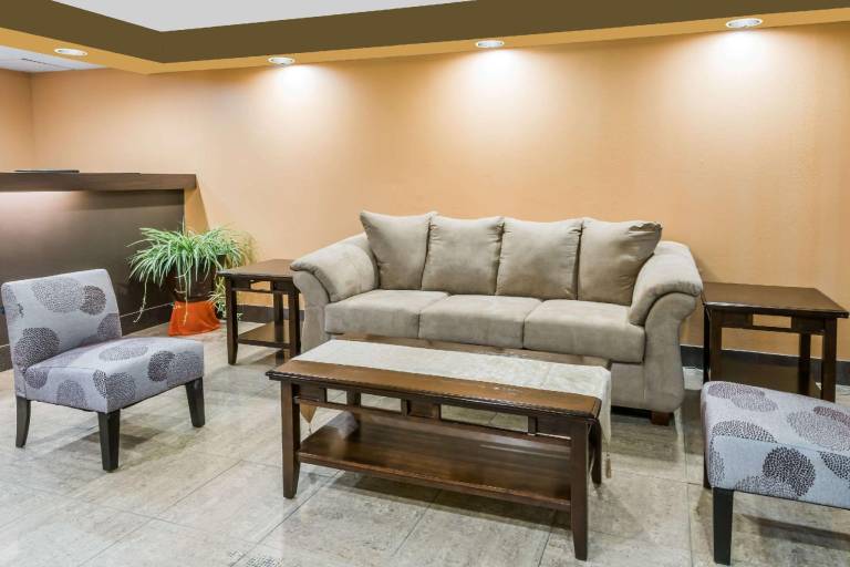Baymont by Wyndham Batavia - Darien Lake — photo 3
