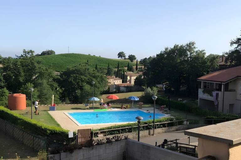 Rental apartment with garden, pool & fast internet | Garden view in Manciano