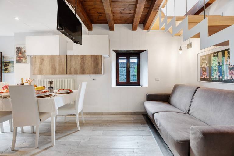 Apartment 'Isa' with Mountain View, Wi-Fi and Air Conditioning in Sondrio