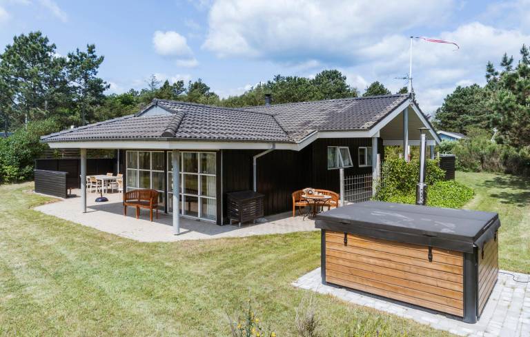 Feriehus Knebel