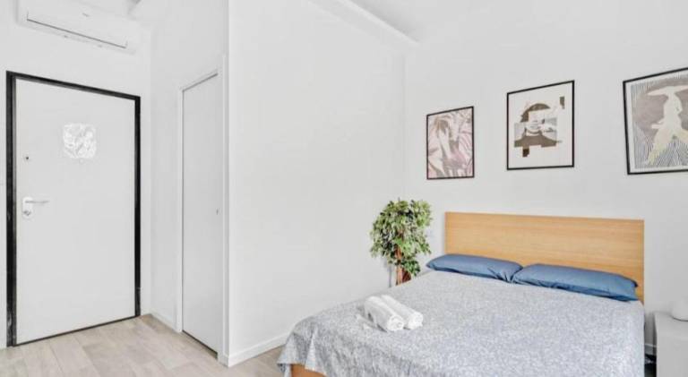 Rental apartment with 1 room for 4 persons in Segrate