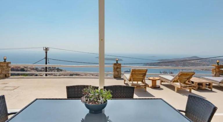 Vacation home with terrace, garden & jacuzzi — photo 4