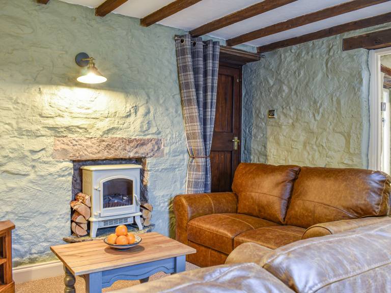 Family-oriented pleasant cottage with barbecue & yard | Pet-friendly — photo 4