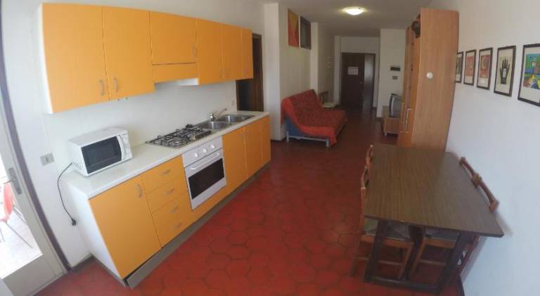 Apartment with patio — photo 4