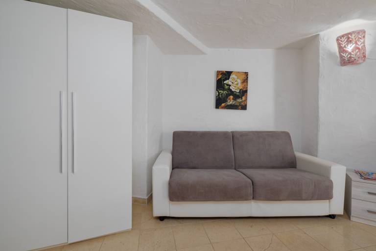 Holiday Home "Appartamento Anna" close to the Beach with Garden, Terrace & Wi-Fi — photo 3