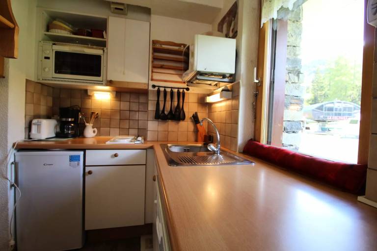 Rental apartment with yard — photo 3