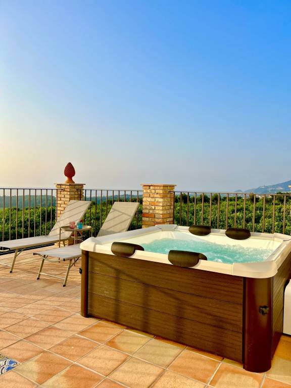 House with yard & patio | Water view — photo 3