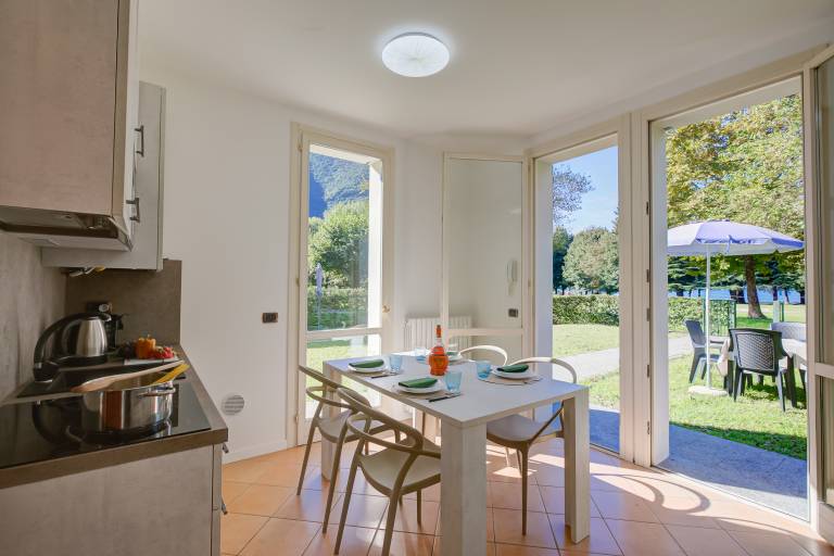 Apartment with garden & terrace | Water view — photo 3