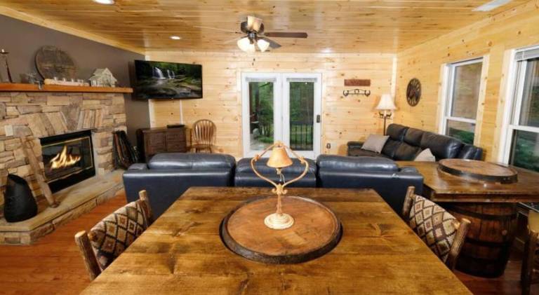 Vacation home with pool & hot tub — photo 4