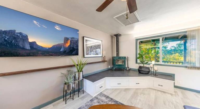 House with 3 rooms for 12 persons in Oakhurst, CA