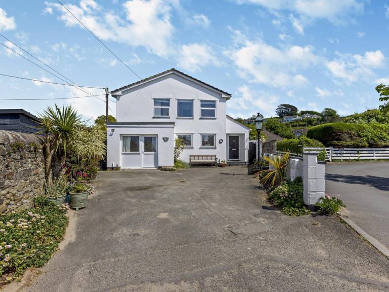 Cottage with yard | Water view in Bideford