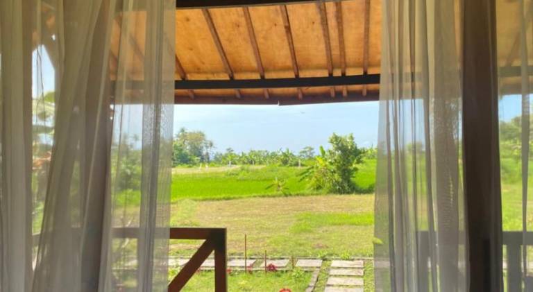 Lodge with yard & terrace — photo 5