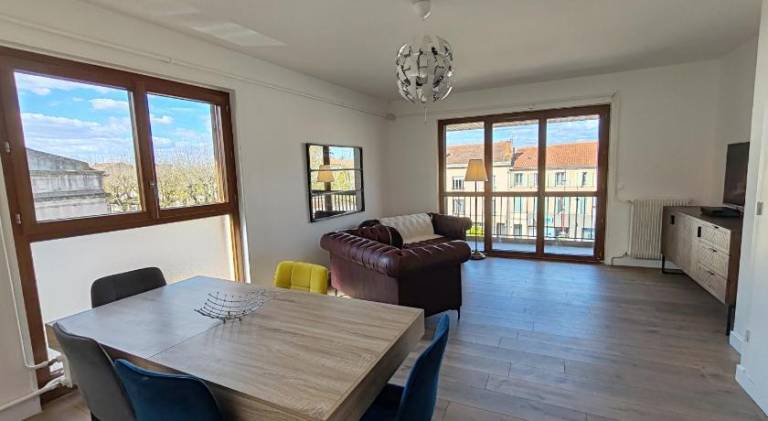 Apartment with 1 room for 6 persons in Villeneuve-sur-Lot
