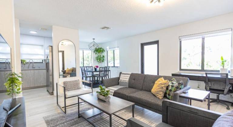 Big vacation home | Suitable for remote work | Dogs allowed in Miami, FL