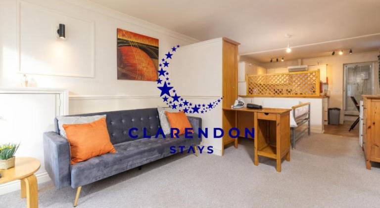 Rental apartment with 1 room for 3 persons in Warwick