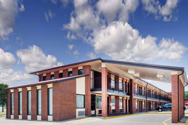 Super 8 By Wyndham Chattanooga Ooltewah in Chattanooga, TN